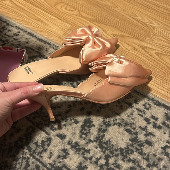 JEFFREY CAMPBELL Bow Heels - Picture 3 of 5